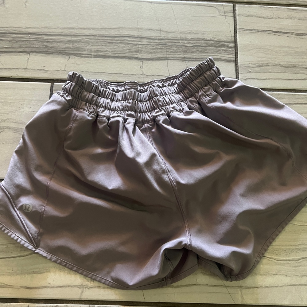 lululemon size 4 hotty hots lavender